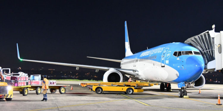 Incidente en el Silvio Pettirossi obligó a demorar un vuelo, mientras llegan hinchas para la Sudamericana Incidente en el Silvio Pettirossi obligó a demorar un vuelo, mientras llegan hinchas para la Sudamericana