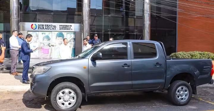 Taiwán dona camioneta al MINNA para reforzar trabajos en el Chaco