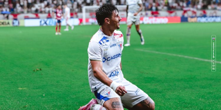 Adam Bareiro mantiene su racha goleadora con Fortaleza en el Brasileirão