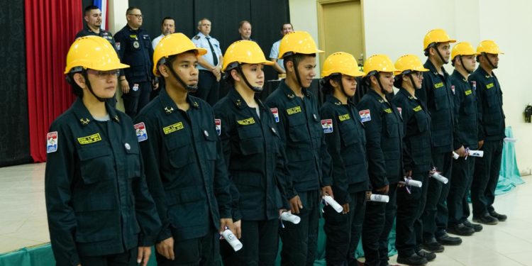 Filadelfia suma 10 nuevos bomberos voluntarios para fortalecer la seguridad en el Chaco