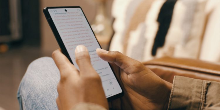 YouVersion: el creador de la app de la Biblia celebra sus mil millones de descarga