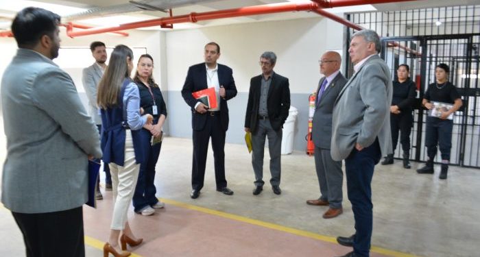 Defensor del Pueblo visita COMPLE en Emboscada y resalta avances en derechos humanos Defensor del Pueblo visita COMPLE en Emboscada y resalta avances en derechos humanos