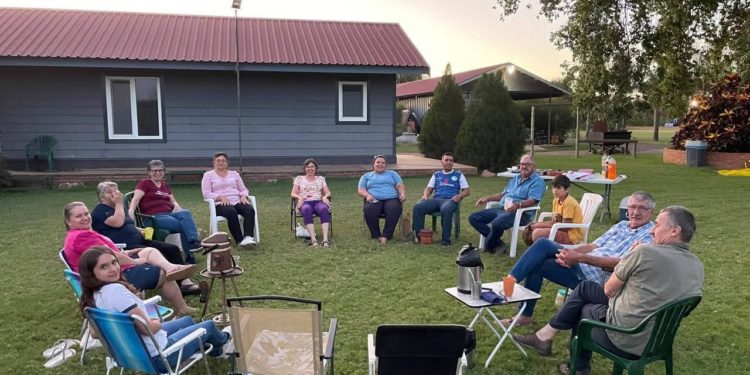 Una noche de koinonía y gratitud reunió a la familia LIPPEN en el Chaco