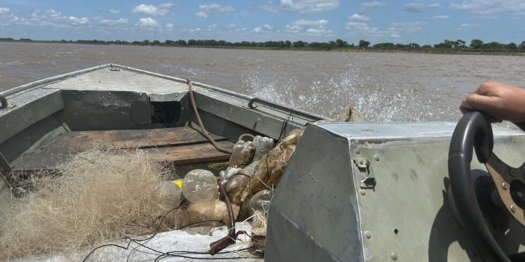MADES refuerza operativos fluviales y controles nocturnos durante la veda pesquera MADES refuerza operativos fluviales y controles nocturnos durante la veda pesquera