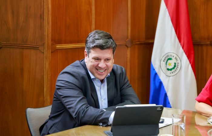 Ministro Giménez defiende feriado del 26 de diciembre y pide mirar también «el lado humano»