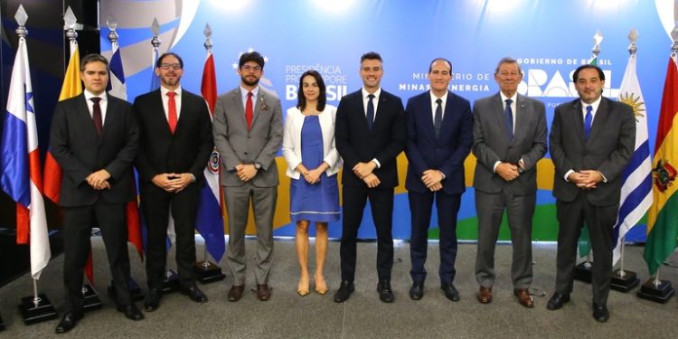 Paraguay promete liderazgo energético en el Mercosur, mientras sigue sin disfrutar plenamente de sus propias hidroeléctricas