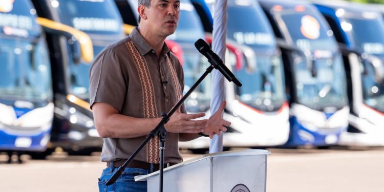 Presentaron 77 buses 0 km para servicios de media, larga distancia e internacionales