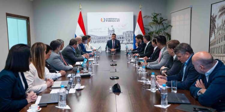 Peña reafirma que no privatizará ninguna empresa pública, aunque deja abierta la puerta a la participación privada