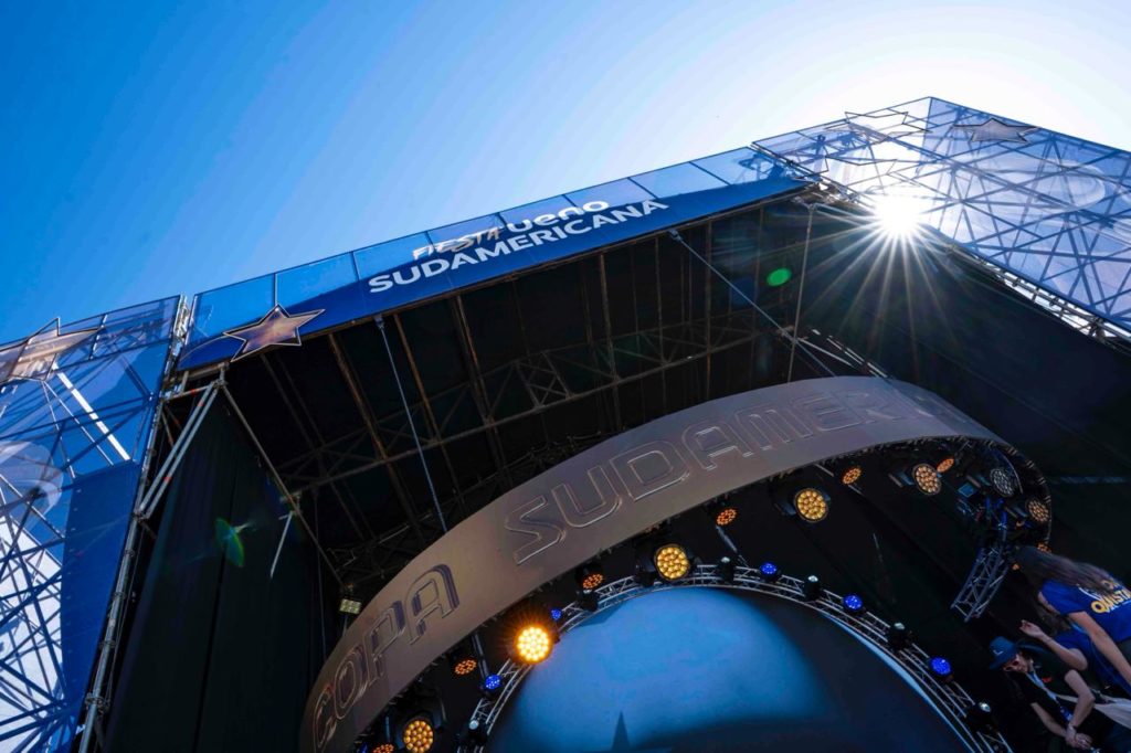 Policía Nacional despliega un mega operativo de seguridad para la final de la Copa Sudamericana Policía Nacional despliega un mega operativo de seguridad para la final de la Copa Sudamericana