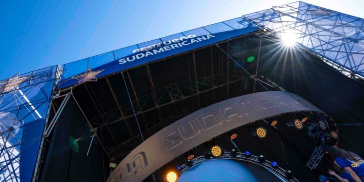 Policía Nacional despliega un mega operativo de seguridad para la final de la Copa Sudamericana Policía Nacional despliega un mega operativo de seguridad para la final de la Copa Sudamericana