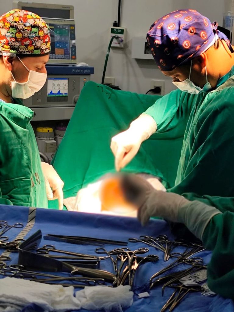 Extirpan tumor de 8 kilos a una paciente de 27 años, en Hospital Regional de Concepción