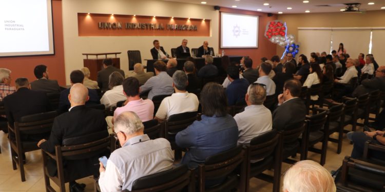 Industriales advierten un “punto de quiebre” y alertan que no todo es «color de rosas”