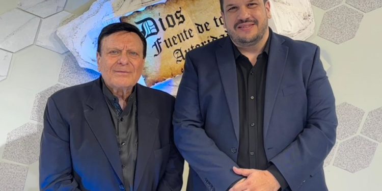 Alberto Mottesi llega a Salvando Vidas para compartir su análisis sobre la realidad de las naciones y los ministerios