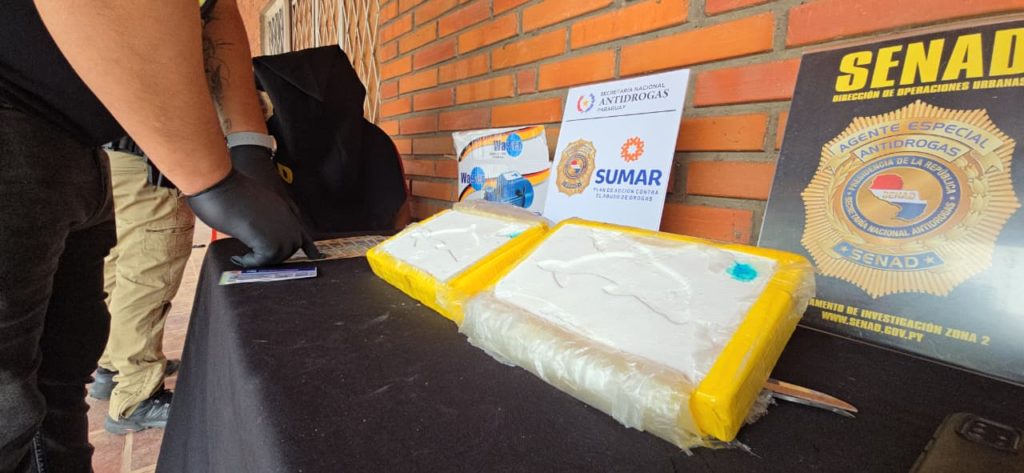 Policía cayó con más de 2 kilos de cocaína Policía cayó con más de 2 kilos de cocaína