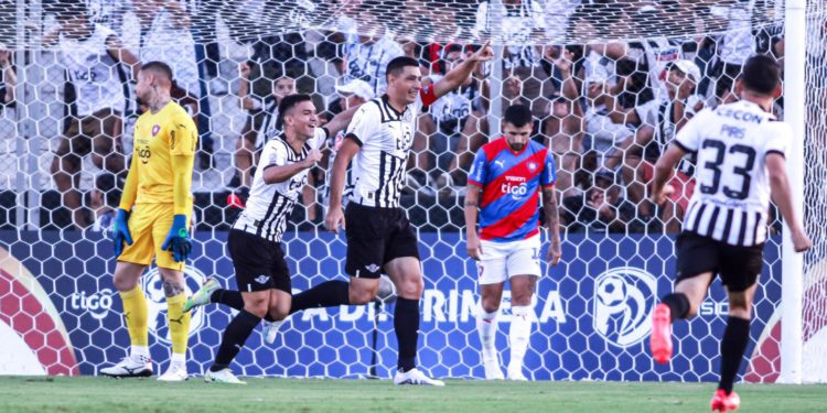 La foto que encendió rumores: ¿Guiño de “Tacuara” Cardozo a Cerro Porteño?