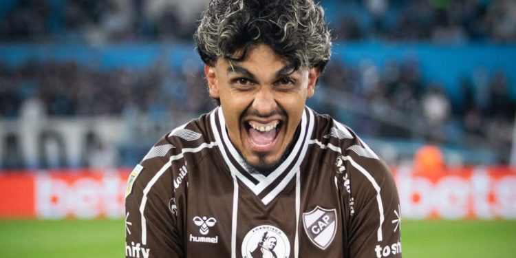 Ronaldo Martínez entra en la historia grande de Platense Ronaldo Martínez entra en la historia grande de Platense