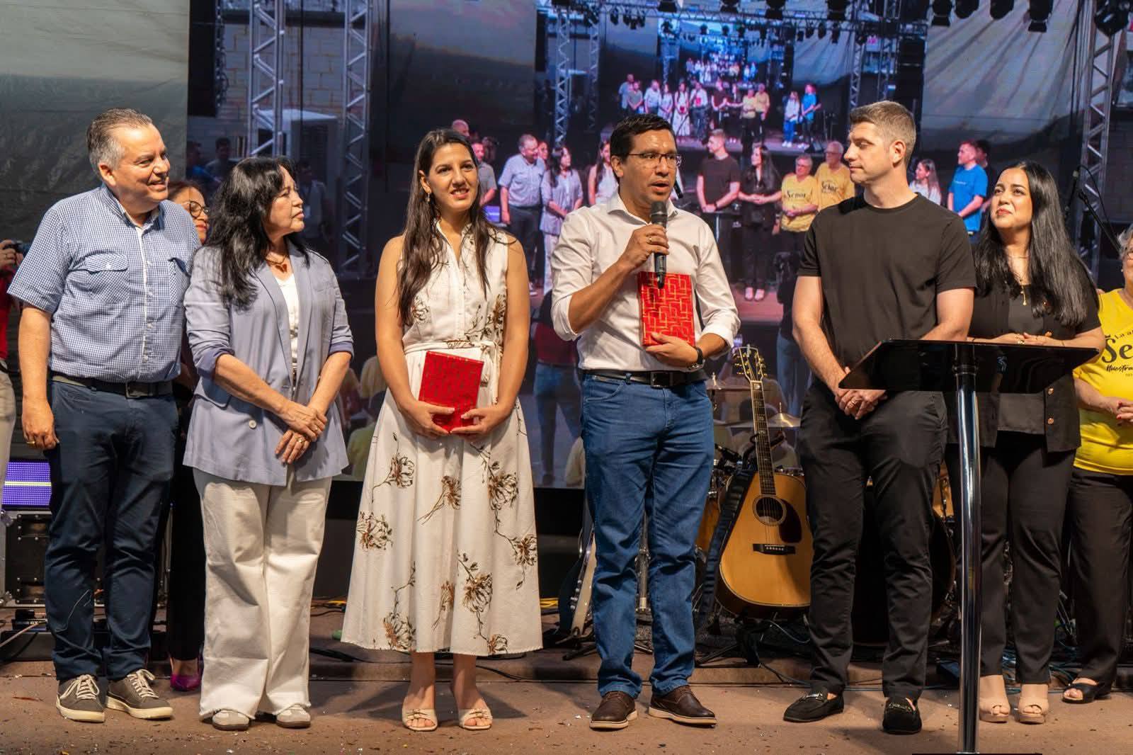 Gobernador del Alto Paraná participó en la ‘Noche de las Granadas’, destacando la unidad y los valores comunitarios Gobernador del Alto Paraná participó en la ‘Noche de las Granadas’, destacando la unidad y los valores comunitarios