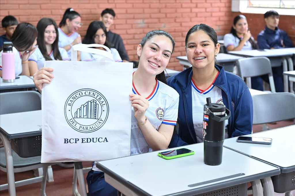 El BCP cierra el 2025 con más de 6.000 nuevos «protagonistas» de su economía