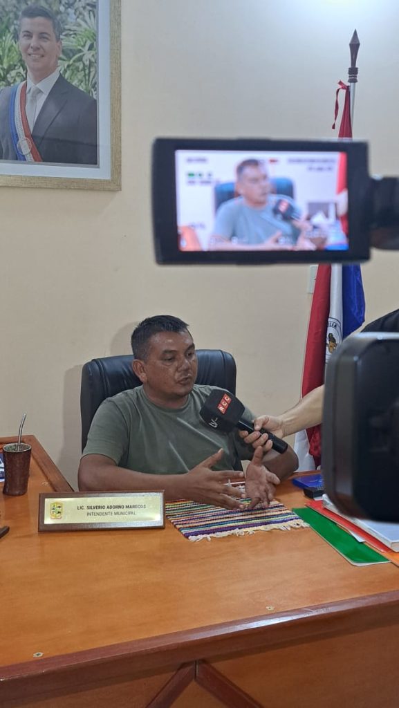 Intendente de Carmelo Peralta denuncia abandono estatal y urge la regularización de tierras en Alto Paraguay Intendente de Carmelo Peralta denuncia abandono estatal y urge la regularización de tierras en Alto Paraguay