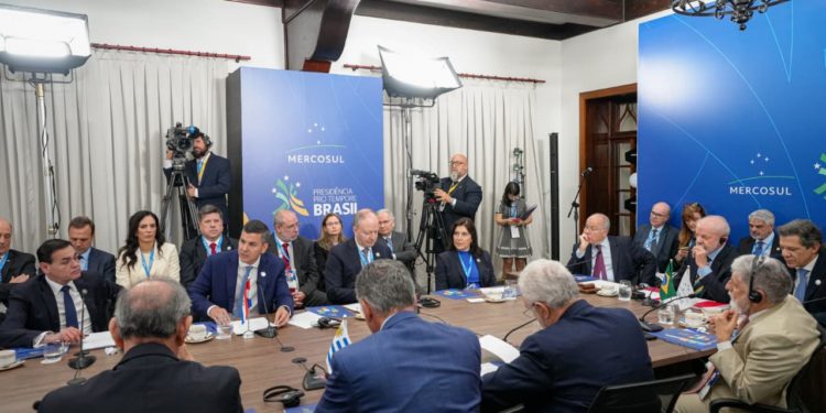 Paraguay reclama liderazgo responsable en Mercosur: “Pagamos 10% más para salir al mar y aun así nos frenan”