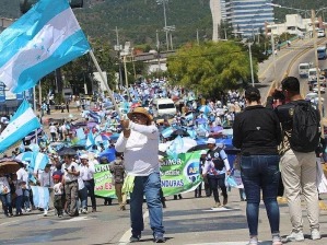 La movilización evangélica irrumpe con fuerza y redefine el pulso electoral en Honduras