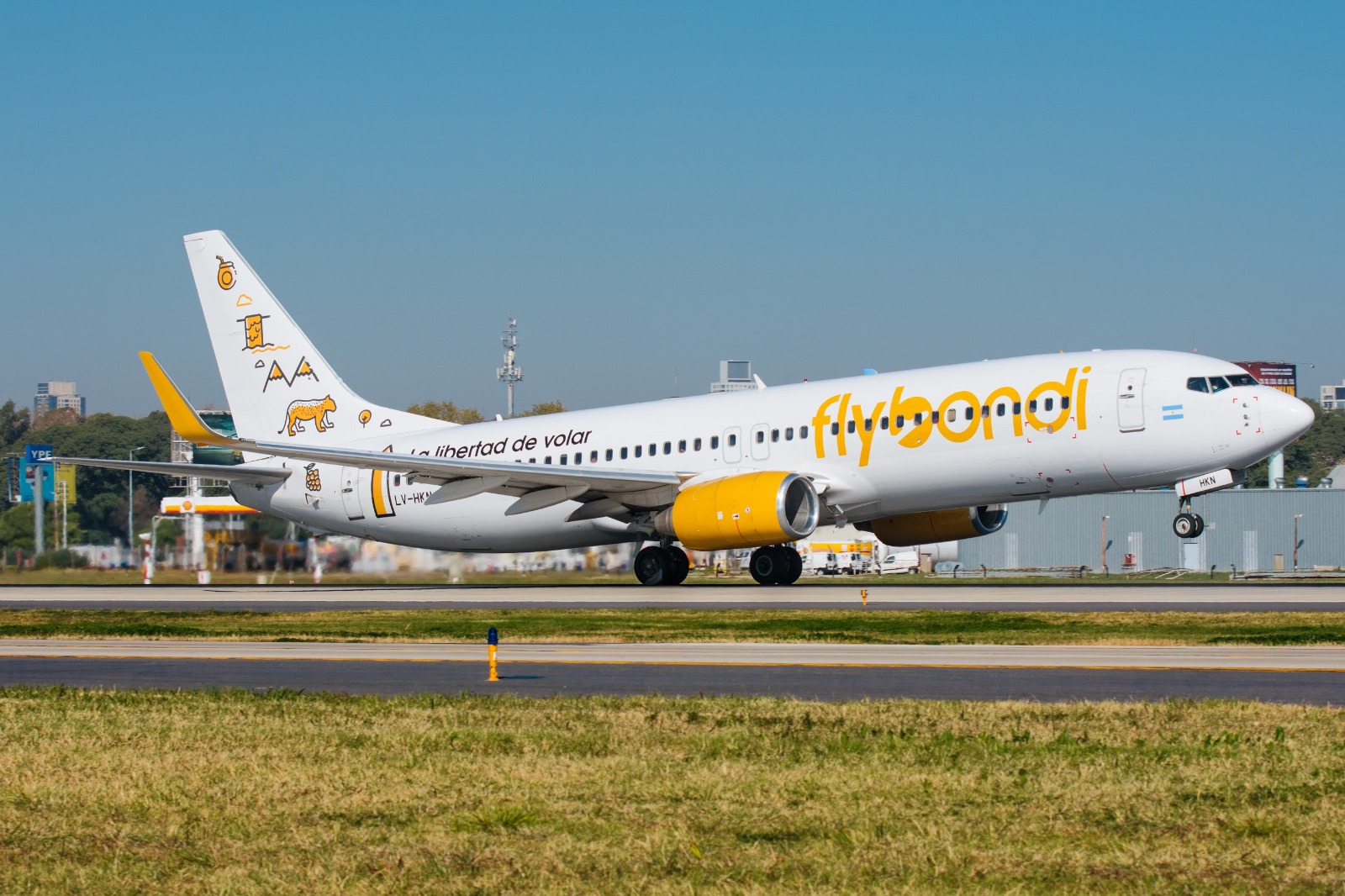 Flybondi apuesta fuerte por Paraguay: nueva red de rutas y plan para convertirse en aerolínea de bandera