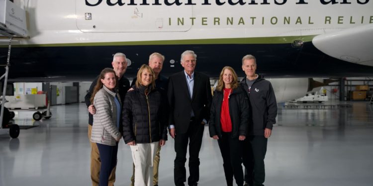 Un avión cargado de esperanza aterriza en Jamaica con ayuda de “Operation Christmas Child” Un avión cargado de esperanza aterriza en Jamaica con ayuda de “Operation Christmas Child”