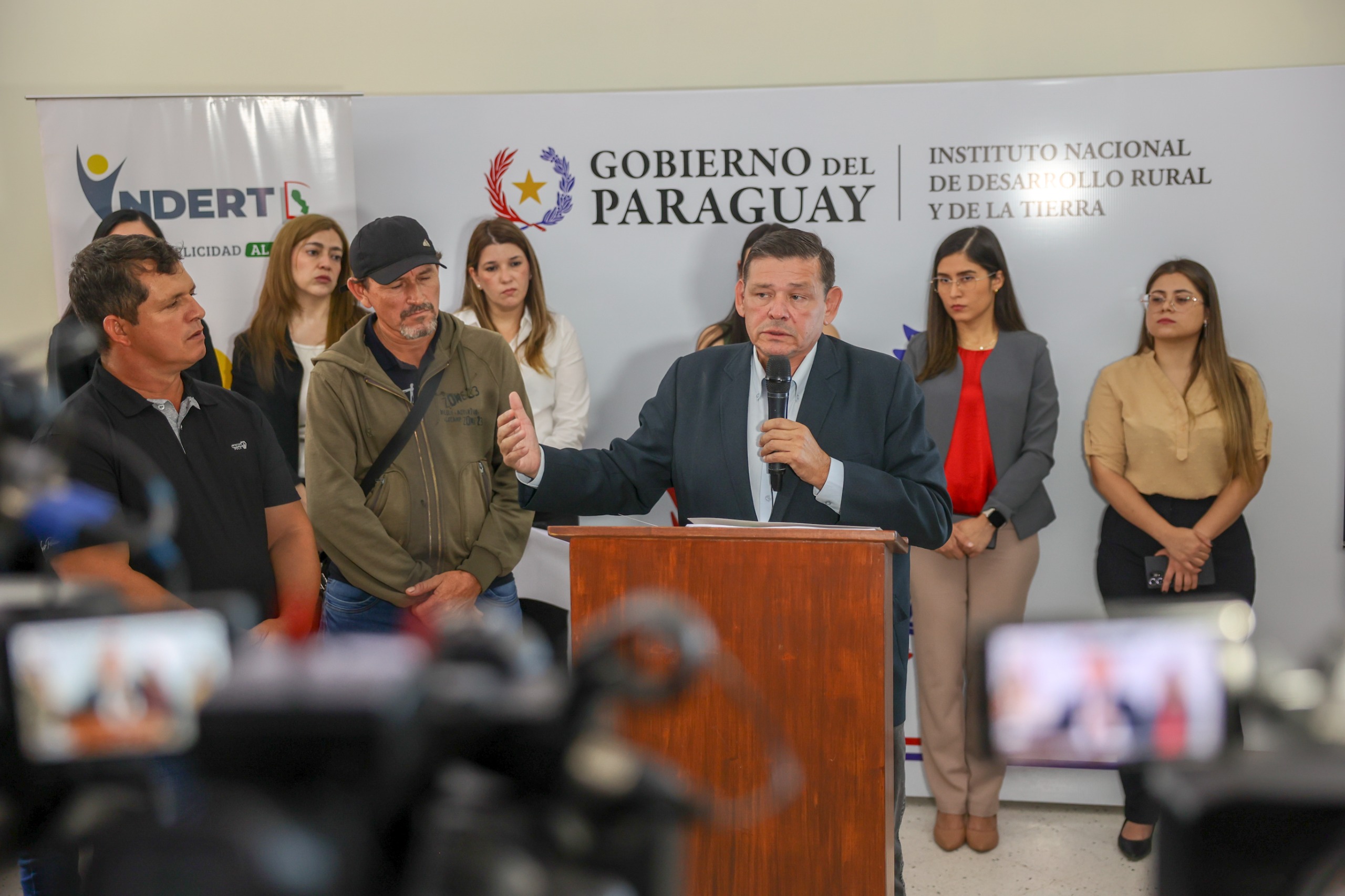 INDERT desmantela supuesto negociado con tierras del Chaco y presenta denuncia al Ministerio Público INDERT desmantela supuesto negociado con tierras del Chaco y presenta denuncia al Ministerio Público