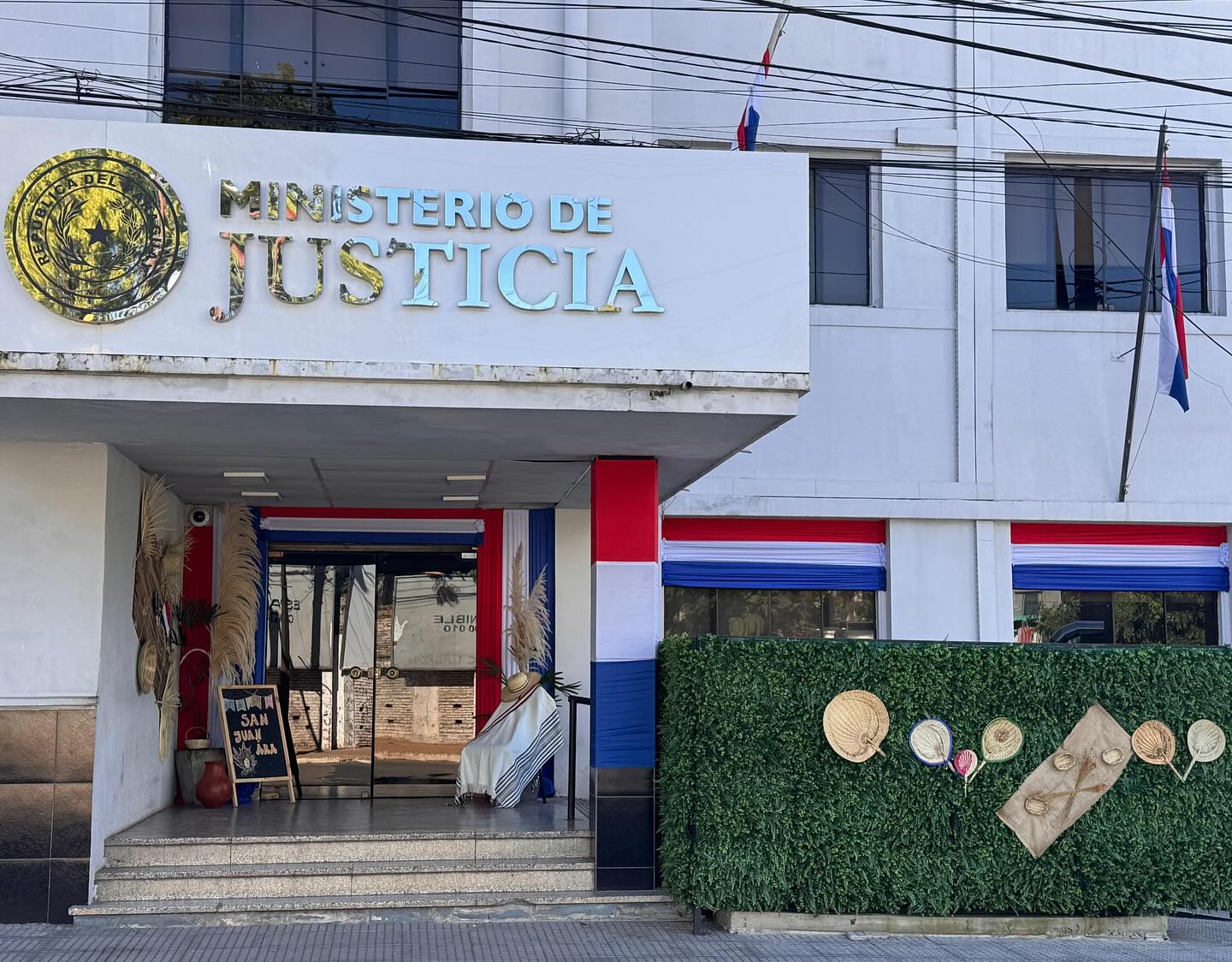Navidad y Año Nuevo en prisión: El Ministerio de Justicia organiza las visitas para casi 20.000 internos