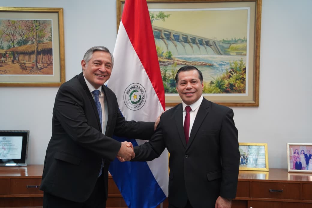 El MEC y la ANDE negocian pago de deuda millonaria con inmuebles El MEC y la ANDE negocian pago de deuda millonaria con inmuebles