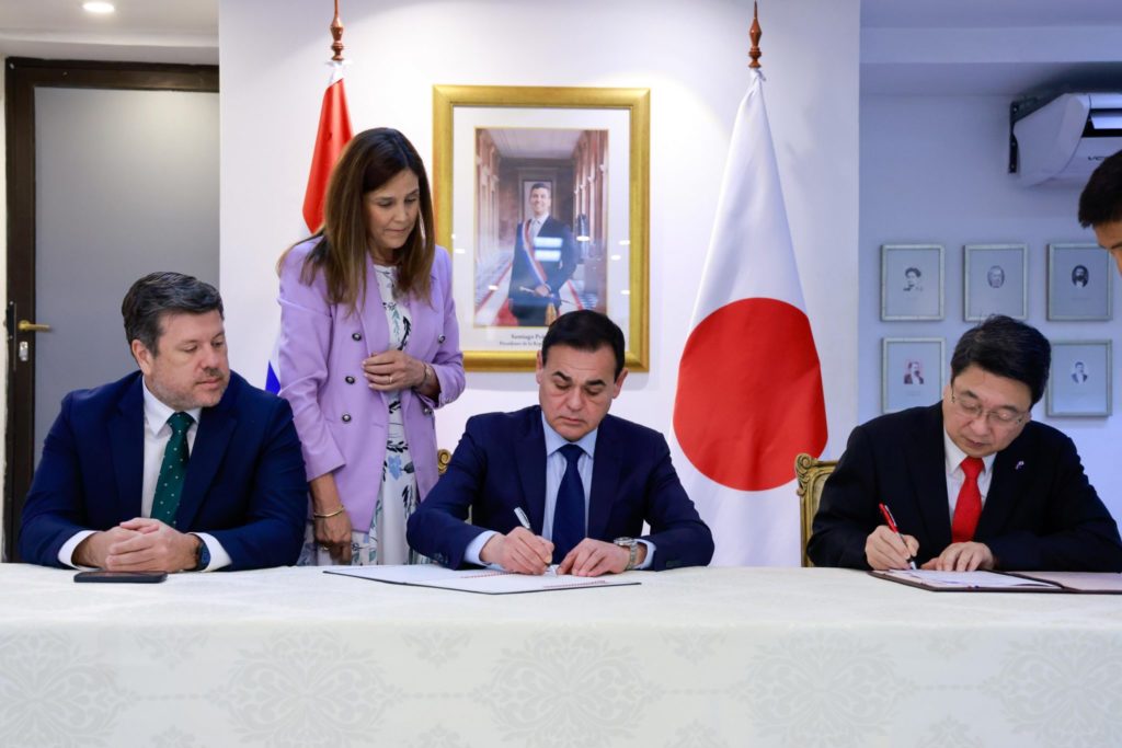 Paraguay y Japón firman acuerdo clave para impulsar inversiones y fortalecer su relación económica