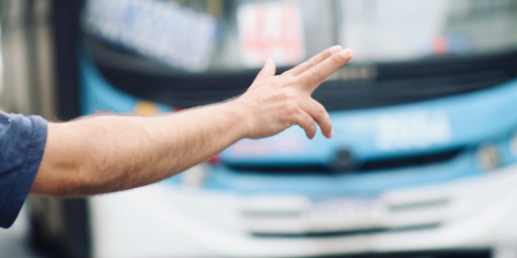 Choferes de colectivos confirman «huelga irrevocable» para el 16 y 17: Afirman que ley anula antigüedad laboral Choferes de colectivos confirman «huelga irrevocable» para el 16 y 17: Afirman que ley anula antigüedad laboral