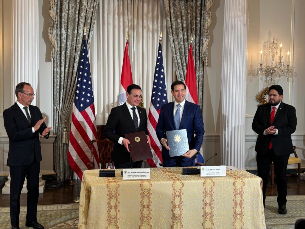 Paraguay y Estados Unidos suscriben un acuerdo de cooperación en materia de seguridad militar Paraguay y Estados Unidos suscriben un acuerdo de cooperación en materia de seguridad militar