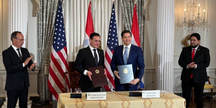 Paraguay y Estados Unidos suscriben un acuerdo de cooperación en materia de seguridad militar Paraguay y Estados Unidos suscriben un acuerdo de cooperación en materia de seguridad militar