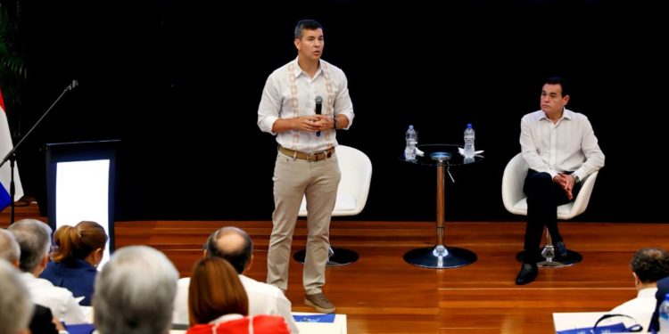 Peña insta al cuerpo diplomático a ser «un pedazo del Paraguay» para los migrantes compatriotas