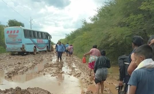 Una historia que se repite: Rutas intransitables retrasan viajes al Chaco y generan preocupación en transportistas Una historia que se repite: Rutas intransitables retrasan viajes al Chaco y generan preocupación en transportistas