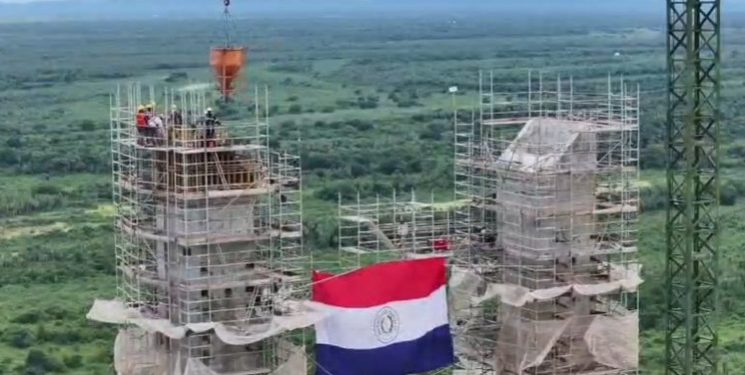 Un hito que define la historia: El Puente de la Bioceánica toca la cima del pilar paraguayo