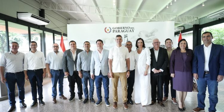 «Ruta de la Integración»: El Gobierno firma contrato para pavimentar 75 km y unir tres departamentos