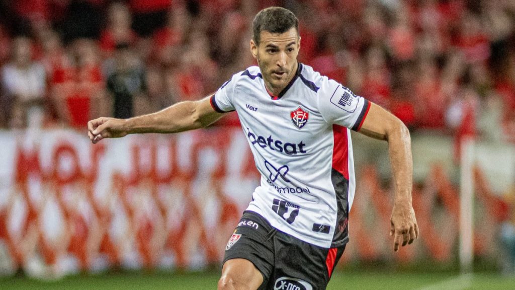 Raúl Cáceres ya se pone a punto para Olimpia 2026, incluso desde la playa Raúl Cáceres ya se pone a punto para Olimpia 2026, incluso desde la playa