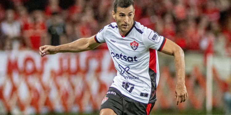 Raúl Cáceres ya se pone a punto para Olimpia 2026, incluso desde la playa Raúl Cáceres ya se pone a punto para Olimpia 2026, incluso desde la playa