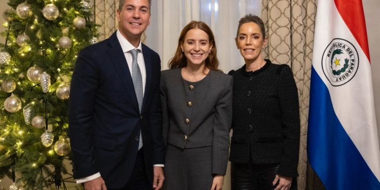 Paraguay reafirma su apoyo a la causa democrática venezolana en encuentro con la hija de María Corina Machado