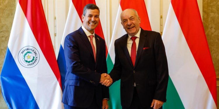 Santiago Peña y la Primera Dama fueron recibidos por el presidente de Hungría Tamás Sulyok Santiago Peña y la Primera Dama fueron recibidos por el presidente de Hungría Tamás Sulyok