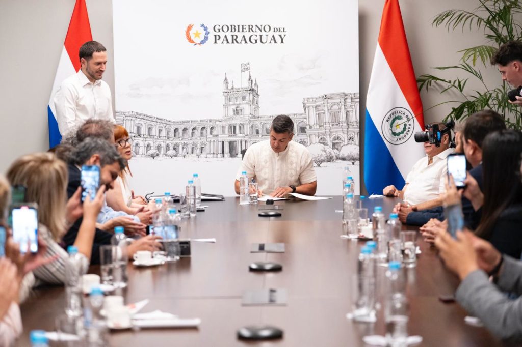 Paraguay regula por primera vez la industria de la belleza y reconoce al profesional independiente Paraguay regula por primera vez la industria de la belleza y reconoce al profesional independiente
