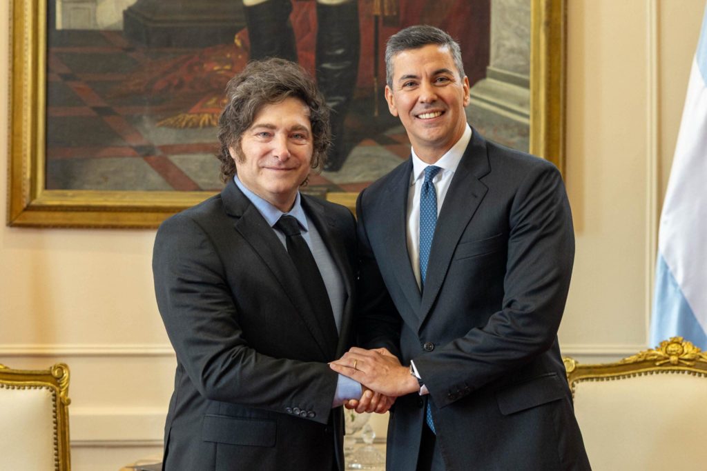 El «Efecto Paraguay» cosecha elogios del presidente Milei, tras el nuevo Grado de Inversión El «Efecto Paraguay» cosecha elogios del presidente Milei, tras el nuevo Grado de Inversión