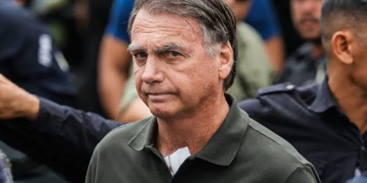 Bolsonaro salió de la cárcel para someterse a dos intervenciones quirúrgicas en Navidad
