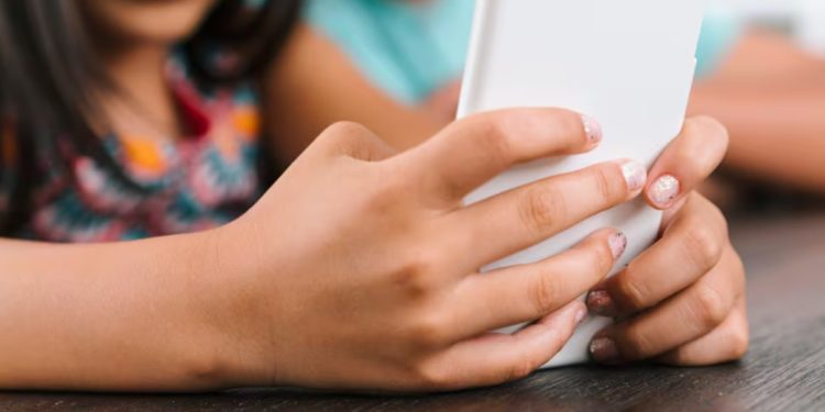 Chile dice «NO» a los celulares en los colegios