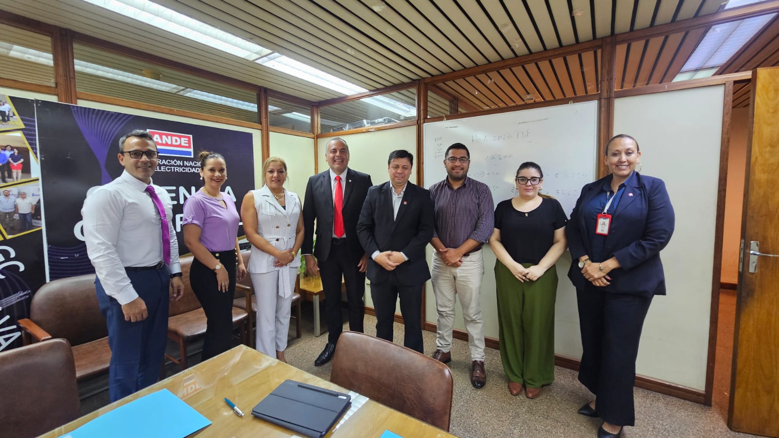 MEC y ANDE instalan mesa técnica para saldar abultada deuda impaga por consumo de energía