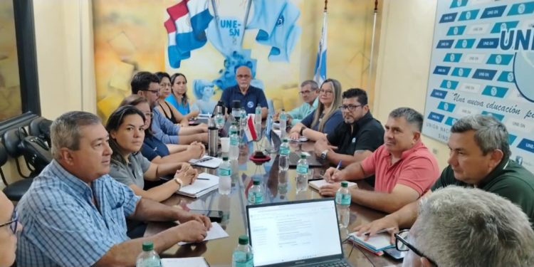 Docentes mantienen rechazo a reforma propuesta por el Ejecutivo, y exigen mesa de trabajo antes del inicio del año lectivo