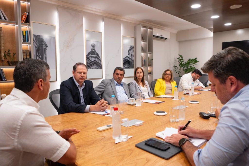 Peña analiza con la industria cárnica medidas para bajar precios internos Peña analiza con la industria cárnica medidas para bajar precios internos