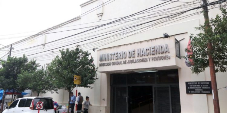 Caja Fiscal: barril sin fondo que amenaza con acabar excedentes en 2028